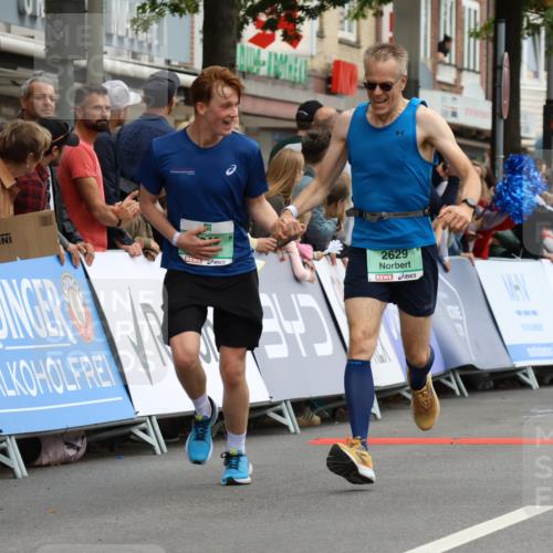 21.09.2025 - PSD Bank Halbmarathon Strokosch-Dieckow http://msf.ph/oto/8946277 21.09.2025 12:03:02 Ziel 1664, 2629, 3113, 3965, 3986 meine-sportfotos.de