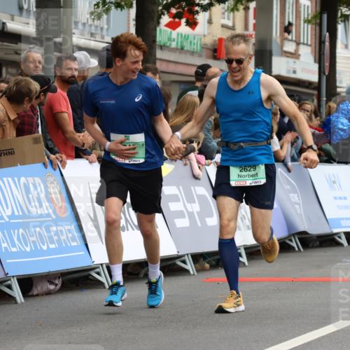 21.09.2025 - PSD Bank Halbmarathon Strokosch-Dieckow http://msf.ph/oto/8946279 21.09.2025 12:03:02 Ziel 1664, 2629, 3113, 3965, 3986 meine-sportfotos.de