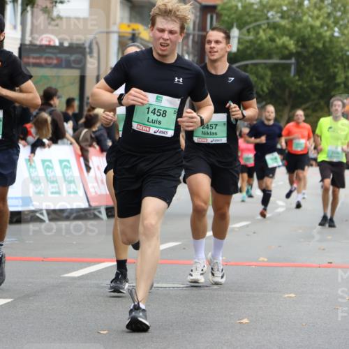21.09.2025 - PSD Bank Halbmarathon Strokosch-Dieckow http://msf.ph/oto/8946305 21.09.2025 12:03:11 Ziel 1141, 1458, 1664, 2337, 2338, 2400, 2457, 2629, 2821, 3113, 3965, 3986 meine-sportfotos.de