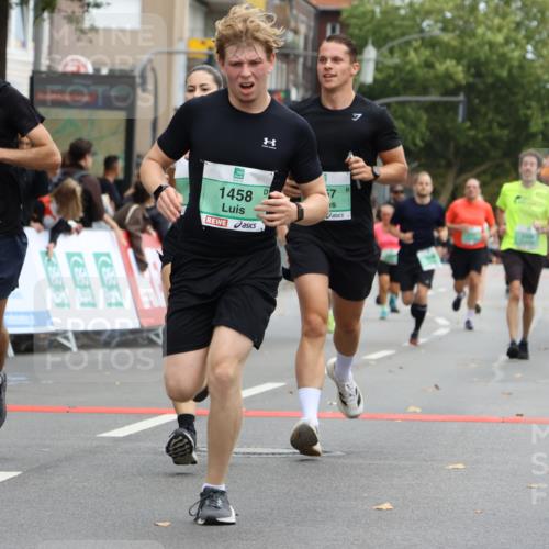 21.09.2025 - PSD Bank Halbmarathon Strokosch-Dieckow http://msf.ph/oto/8946306 21.09.2025 12:03:11 Ziel 1141, 1458, 1664, 2337, 2338, 2400, 2457, 2629, 2821, 3113, 3965, 3986 meine-sportfotos.de
