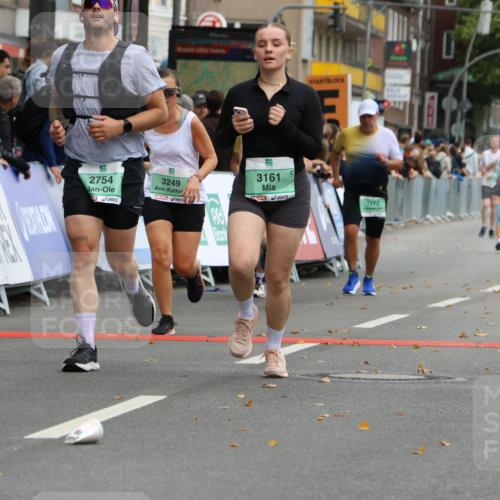 21.09.2025 - PSD Bank Halbmarathon Strokosch-Dieckow http://msf.ph/oto/8946378 21.09.2025 12:11:30 Ziel 1173, 1198, 1635, 1759, 2754, 2907, 3045, 3161, 3249, 3424, 3455, 3533 meine-sportfotos.de