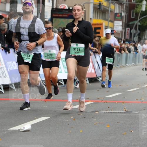 21.09.2025 - PSD Bank Halbmarathon Strokosch-Dieckow http://msf.ph/oto/8946379 21.09.2025 12:11:30 Ziel 1173, 1198, 1635, 1759, 2754, 2907, 3045, 3161, 3249, 3424, 3455, 3533 meine-sportfotos.de