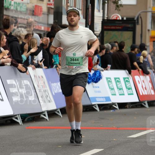 21.09.2025 - PSD Bank Halbmarathon Strokosch-Dieckow http://msf.ph/oto/8946530 21.09.2025 12:13:28 Ziel 2410, 2817, 2860, 2867, 3126, 3444, 3698, 3912, 3987 meine-sportfotos.de