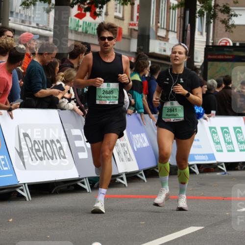 21.09.2025 - PSD Bank Halbmarathon Strokosch-Dieckow http://msf.ph/oto/8946569 21.09.2025 12:13:51 Ziel 1199, 1668, 1669, 1674, 2531, 2841, 2885, 3004, 3041, 3042, 3466, 3540, 3908 meine-sportfotos.de