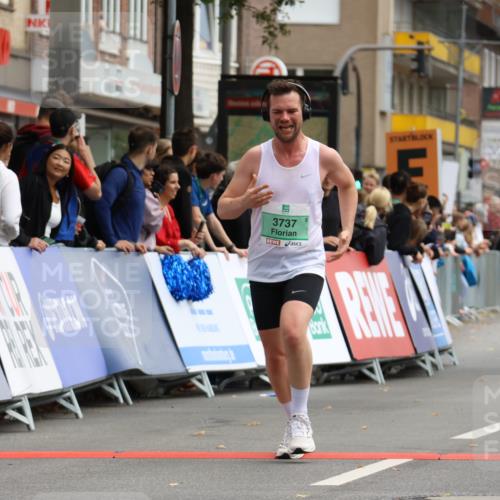 21.09.2025 - PSD Bank Halbmarathon Strokosch-Dieckow http://msf.ph/oto/8946624 21.09.2025 12:14:46 Ziel 3737 meine-sportfotos.de