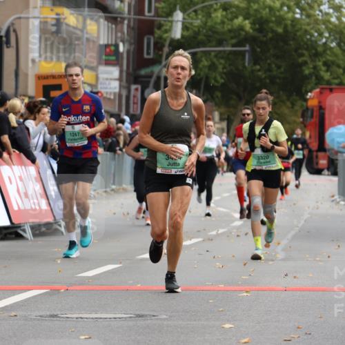 21.09.2025 - PSD Bank Halbmarathon Strokosch-Dieckow http://msf.ph/oto/8946718 21.09.2025 12:16:01 Ziel 1247, 3320, 3397, 3434 meine-sportfotos.de