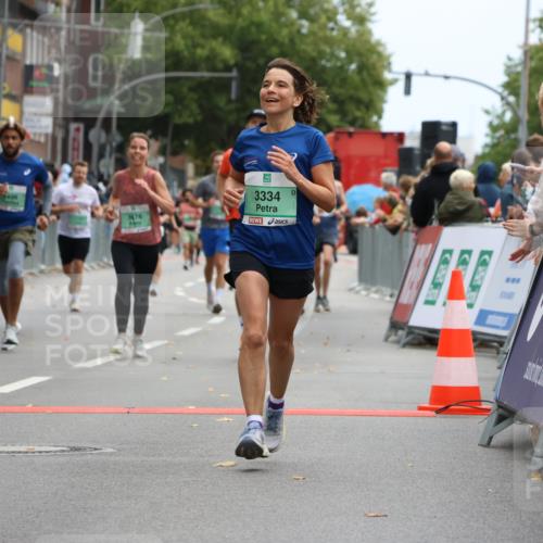 21.09.2025 - PSD Bank Halbmarathon Strokosch-Dieckow http://msf.ph/oto/8946818 21.09.2025 12:17:07 Ziel 1061, 3018, 3028, 3334, 3496, 3500, 3874, 4032 meine-sportfotos.de