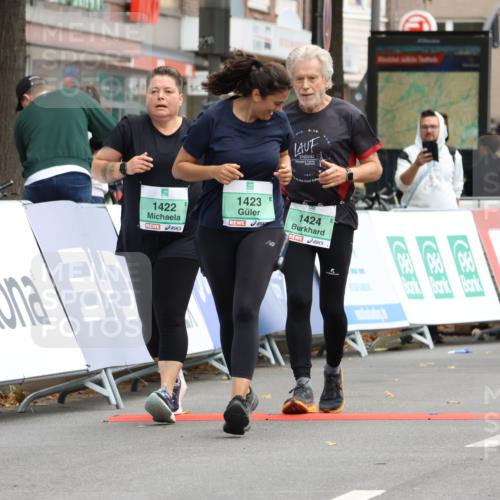 21.09.2025 - PSD Bank Halbmarathon Strokosch-Dieckow http://msf.ph/oto/8946841 21.09.2025 12:55:07 Ziel 1422, 1423, 1424, 1425, 3854 meine-sportfotos.de