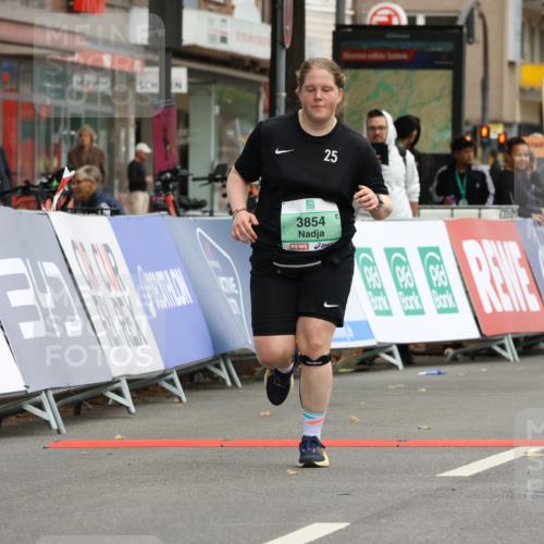 21.09.2025 - PSD Bank Halbmarathon Strokosch-Dieckow http://msf.ph/oto/8946848 21.09.2025 12:55:12 Ziel 1422, 1423, 1424, 1425, 3854 meine-sportfotos.de