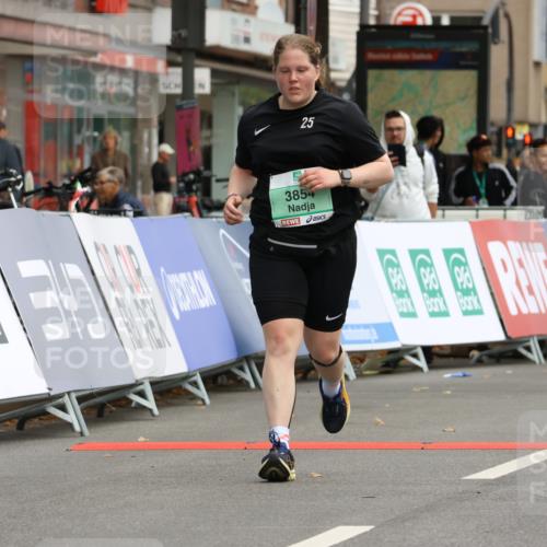 21.09.2025 - PSD Bank Halbmarathon Strokosch-Dieckow http://msf.ph/oto/8946852 21.09.2025 12:55:13 Ziel 1422, 1423, 1424, 1425, 3854 meine-sportfotos.de