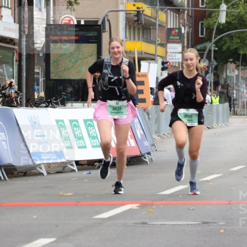 21.09.2025 - PSD Bank Halbmarathon Strokosch-Dieckow http://msf.ph/oto/8946861 21.09.2025 12:56:31 Ziel 3833, 3855 meine-sportfotos.de