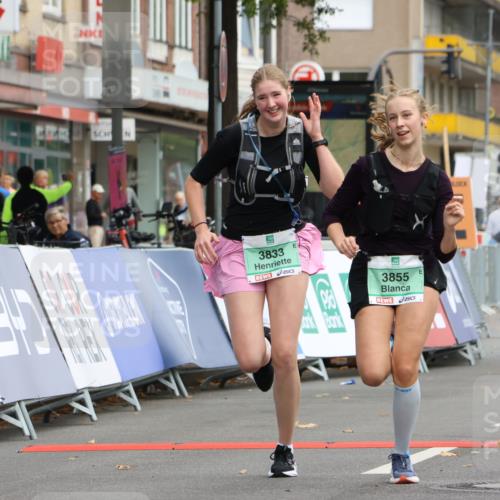 21.09.2025 - PSD Bank Halbmarathon Strokosch-Dieckow http://msf.ph/oto/8946868 21.09.2025 12:56:33 Ziel 3833, 3855 meine-sportfotos.de