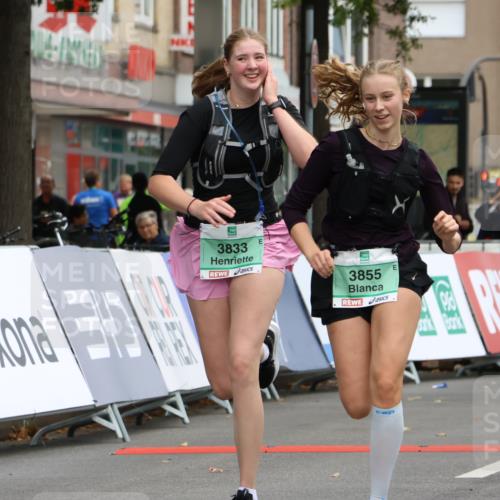 21.09.2025 - PSD Bank Halbmarathon Strokosch-Dieckow http://msf.ph/oto/8946877 21.09.2025 12:56:33 Ziel 3833, 3855 meine-sportfotos.de