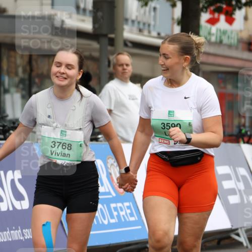 21.09.2025 - PSD Bank Halbmarathon Strokosch-Dieckow http://msf.ph/oto/8946920 21.09.2025 12:59:08 Ziel 3590, 3768 meine-sportfotos.de