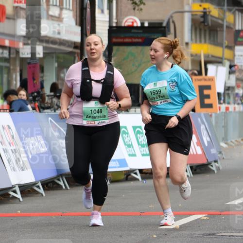 21.09.2025 - PSD Bank Halbmarathon Strokosch-Dieckow http://msf.ph/oto/8947006 21.09.2025 13:02:50 Ziel 1048, 1559, 3867 meine-sportfotos.de