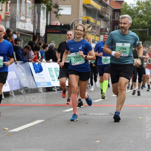 21.09.2025 - PSD Bank Halbmarathon Strokosch-Dieckow http://msf.ph/oto/8947013 21.09.2025 12:17:37 Ziel 1119, 1207, 1503, 1590, 1753, 1754, 2831, 2869, 2937, 3120, 3171, 3195, 3247, 3310, 3462, 3523, 4023, 4027 meine-sportfotos.de