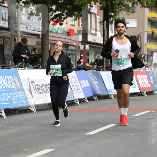 21.09.2025 - PSD Bank Halbmarathon Strokosch-Dieckow http://msf.ph/oto/8947100 21.09.2025 13:04:36 Ziel 3593, 3792 meine-sportfotos.de