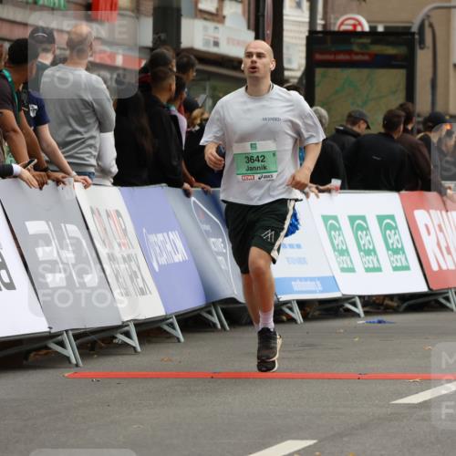 21.09.2025 - PSD Bank Halbmarathon Strokosch-Dieckow http://msf.ph/oto/8947113 21.09.2025 12:18:20 Ziel 1290, 1292, 1385, 3178, 3642, 3971 meine-sportfotos.de