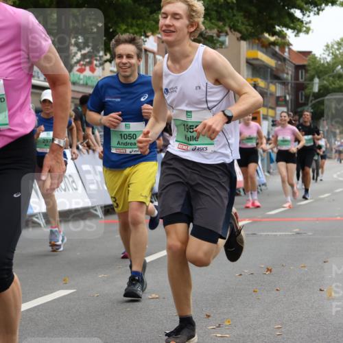 21.09.2025 - PSD Bank Halbmarathon Strokosch-Dieckow http://msf.ph/oto/8947160 21.09.2025 12:18:44 Ziel 1050, 1541, 1637, 1638, 1950, 2973, 2974, 3282, 3486, 3563, 3752, 3796 meine-sportfotos.de