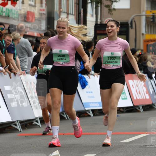 21.09.2025 - PSD Bank Halbmarathon Strokosch-Dieckow http://msf.ph/oto/8947167 21.09.2025 12:18:47 Ziel 1050, 1541, 1637, 1638, 1950, 2973, 2974, 3282, 3437, 3486, 3563, 3752, 3796 meine-sportfotos.de