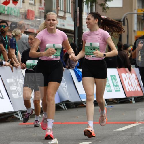 21.09.2025 - PSD Bank Halbmarathon Strokosch-Dieckow http://msf.ph/oto/8947178 21.09.2025 12:18:48 Ziel 1050, 1541, 1637, 1638, 1950, 2973, 2974, 3282, 3437, 3486, 3563, 3752, 3796 meine-sportfotos.de