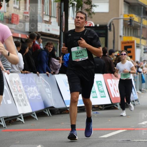 21.09.2025 - PSD Bank Halbmarathon Strokosch-Dieckow http://msf.ph/oto/8947182 21.09.2025 12:18:50 Ziel 1050, 1541, 1637, 1638, 1950, 2973, 2974, 3282, 3306, 3417, 3437, 3752, 3796, 3900 meine-sportfotos.de