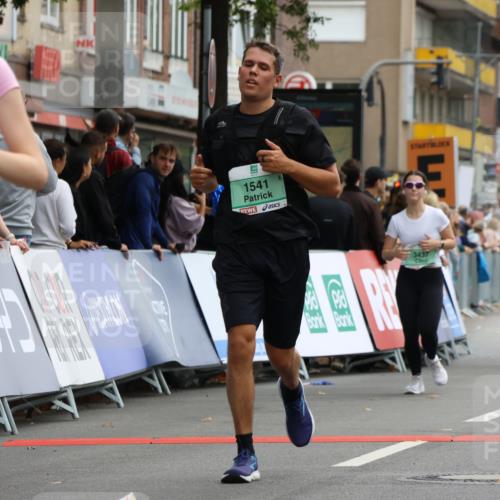 21.09.2025 - PSD Bank Halbmarathon Strokosch-Dieckow http://msf.ph/oto/8947184 21.09.2025 12:18:50 Ziel 1050, 1541, 1637, 1638, 1950, 2973, 2974, 3282, 3306, 3417, 3437, 3752, 3796, 3900 meine-sportfotos.de