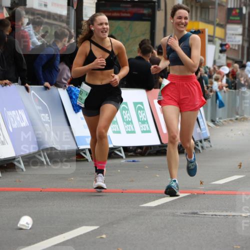 21.09.2025 - PSD Bank Halbmarathon Strokosch-Dieckow http://msf.ph/oto/8947260 21.09.2025 12:19:28 Ziel 1142, 3423, 3662, 3663, 3720 meine-sportfotos.de