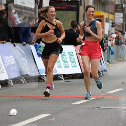 21.09.2025 - PSD Bank Halbmarathon Strokosch-Dieckow http://msf.ph/oto/8947262 21.09.2025 12:19:28 Ziel 1142, 3423, 3662, 3663, 3720 meine-sportfotos.de