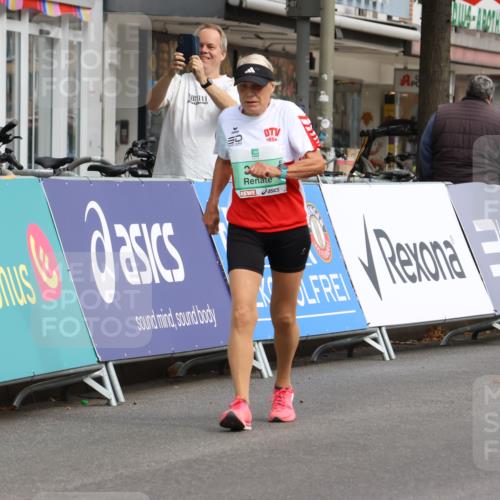 21.09.2025 - PSD Bank Halbmarathon Strokosch-Dieckow http://msf.ph/oto/8947269 21.09.2025 13:07:29 Ziel 3613, 3841 meine-sportfotos.de