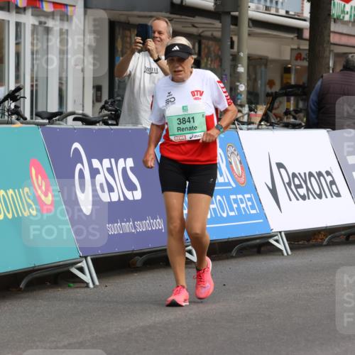 21.09.2025 - PSD Bank Halbmarathon Strokosch-Dieckow http://msf.ph/oto/8947273 21.09.2025 13:07:29 Ziel 3613, 3841 meine-sportfotos.de