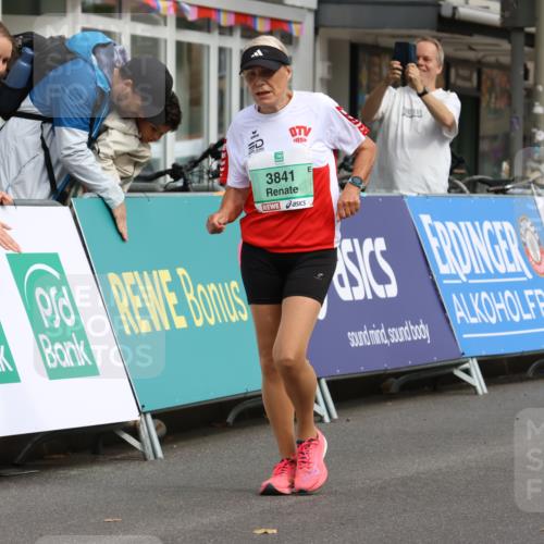21.09.2025 - PSD Bank Halbmarathon Strokosch-Dieckow http://msf.ph/oto/8947288 21.09.2025 13:07:30 Ziel 3613, 3841 meine-sportfotos.de