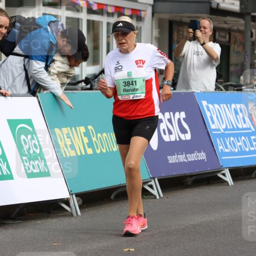 21.09.2025 - PSD Bank Halbmarathon Strokosch-Dieckow http://msf.ph/oto/8947290 21.09.2025 13:07:30 Ziel 3613, 3841 meine-sportfotos.de
