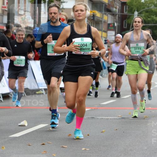 21.09.2025 - PSD Bank Halbmarathon Strokosch-Dieckow http://msf.ph/oto/8947295 21.09.2025 12:19:46 Ziel 1004, 1070, 2714, 2799, 3111, 3122, 3253, 3264, 3265, 3347, 3501, 3528, 3567, 3580, 3678, 4067 meine-sportfotos.de