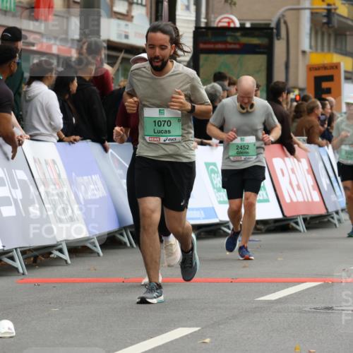 21.09.2025 - PSD Bank Halbmarathon Strokosch-Dieckow http://msf.ph/oto/8947316 21.09.2025 12:19:52 Ziel 1004, 1070, 1661, 2452, 2714, 2799, 3111, 3122, 3264, 3265, 3329, 3347, 3501, 3528, 3567, 3672, 3678, 4067 meine-sportfotos.de