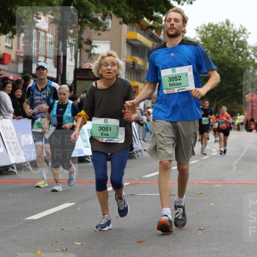 21.09.2025 - PSD Bank Halbmarathon Strokosch-Dieckow http://msf.ph/oto/8947382 21.09.2025 12:20:20 Ziel 1176, 2211, 3051, 3052, 3445 meine-sportfotos.de