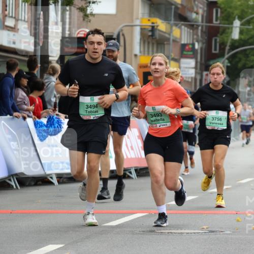 21.09.2025 - PSD Bank Halbmarathon Strokosch-Dieckow http://msf.ph/oto/8947393 21.09.2025 12:20:29 Ziel 1176, 1235, 2211, 3493, 3494, 3756 meine-sportfotos.de