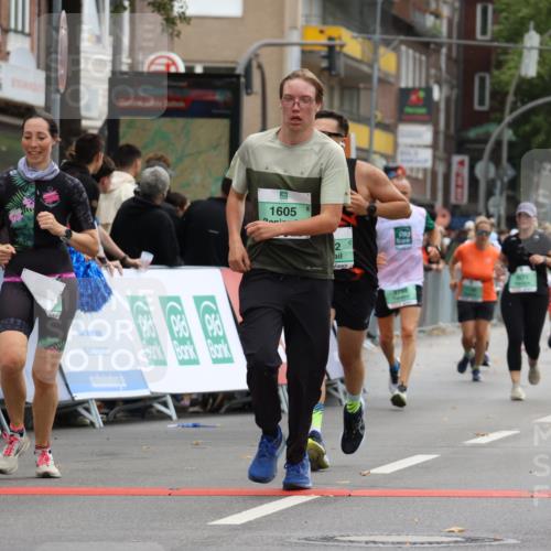 21.09.2025 - PSD Bank Halbmarathon Strokosch-Dieckow http://msf.ph/oto/8947443 21.09.2025 12:20:59 Ziel 1054, 1604, 1605, 1771, 2882, 3124, 3246, 3296, 3643, 3644, 3681, 3798 meine-sportfotos.de