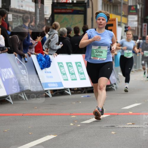 21.09.2025 - PSD Bank Halbmarathon Strokosch-Dieckow http://msf.ph/oto/8947517 21.09.2025 12:26:11 Ziel 3206, 3227, 3504, 3611 meine-sportfotos.de