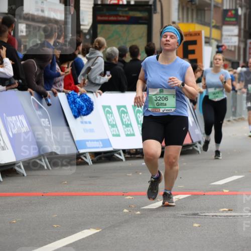 21.09.2025 - PSD Bank Halbmarathon Strokosch-Dieckow http://msf.ph/oto/8947522 21.09.2025 12:26:11 Ziel 3206, 3227, 3504, 3611 meine-sportfotos.de