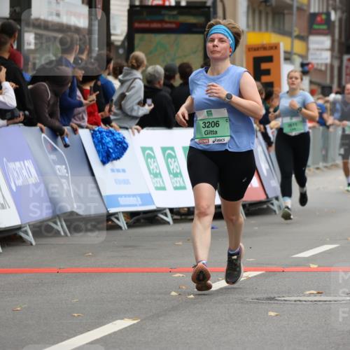 21.09.2025 - PSD Bank Halbmarathon Strokosch-Dieckow http://msf.ph/oto/8947526 21.09.2025 12:26:11 Ziel 3206, 3227, 3504, 3611 meine-sportfotos.de