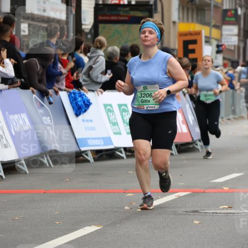 21.09.2025 - PSD Bank Halbmarathon Strokosch-Dieckow http://msf.ph/oto/8947530 21.09.2025 12:26:11 Ziel 3206, 3227, 3504, 3611 meine-sportfotos.de