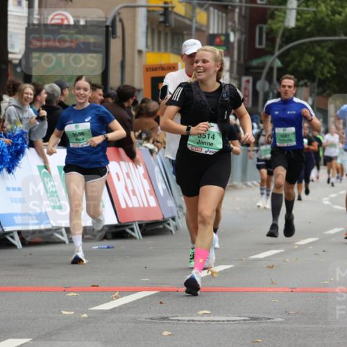 21.09.2025 - PSD Bank Halbmarathon Strokosch-Dieckow http://msf.ph/oto/8947555 21.09.2025 12:26:30 Ziel 1681, 2900, 2903, 2950, 3276, 3514, 3686, 3813 meine-sportfotos.de