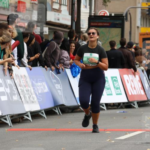21.09.2025 - PSD Bank Halbmarathon Strokosch-Dieckow http://msf.ph/oto/8947603 21.09.2025 12:26:46 Ziel 3518, 3559 meine-sportfotos.de