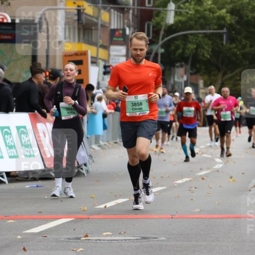 21.09.2025 - PSD Bank Halbmarathon Strokosch-Dieckow http://msf.ph/oto/8947630 21.09.2025 12:27:06 Ziel 3277, 3278, 3279, 3330, 3353, 3357, 3856, 3882 meine-sportfotos.de