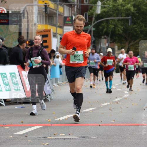 21.09.2025 - PSD Bank Halbmarathon Strokosch-Dieckow http://msf.ph/oto/8947633 21.09.2025 12:27:06 Ziel 3277, 3278, 3279, 3330, 3353, 3357, 3856, 3882 meine-sportfotos.de