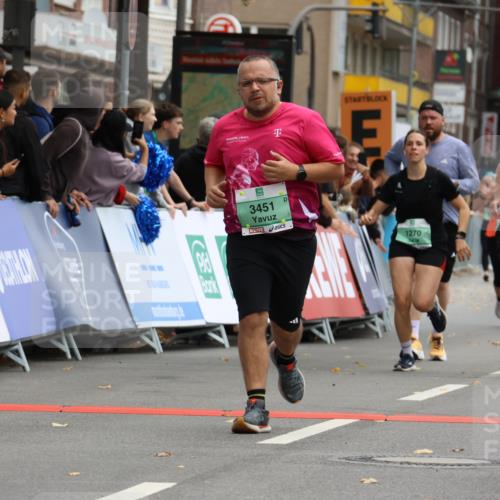 21.09.2025 - PSD Bank Halbmarathon Strokosch-Dieckow http://msf.ph/oto/8947671 21.09.2025 12:27:19 Ziel 1269, 1270, 3451, 3661, 3845, 3989 meine-sportfotos.de