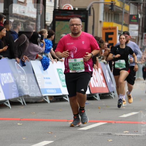 21.09.2025 - PSD Bank Halbmarathon Strokosch-Dieckow http://msf.ph/oto/8947676 21.09.2025 12:27:19 Ziel 1269, 1270, 3451, 3661, 3845, 3989 meine-sportfotos.de