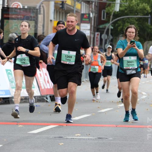 21.09.2025 - PSD Bank Halbmarathon Strokosch-Dieckow http://msf.ph/oto/8947683 21.09.2025 12:27:21 Ziel 1269, 1270, 3451, 3661, 3845, 3989 meine-sportfotos.de