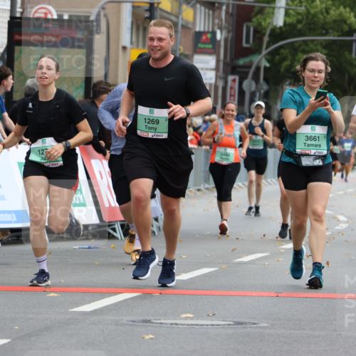 21.09.2025 - PSD Bank Halbmarathon Strokosch-Dieckow http://msf.ph/oto/8947687 21.09.2025 12:27:21 Ziel 1269, 1270, 3451, 3661, 3845, 3989 meine-sportfotos.de